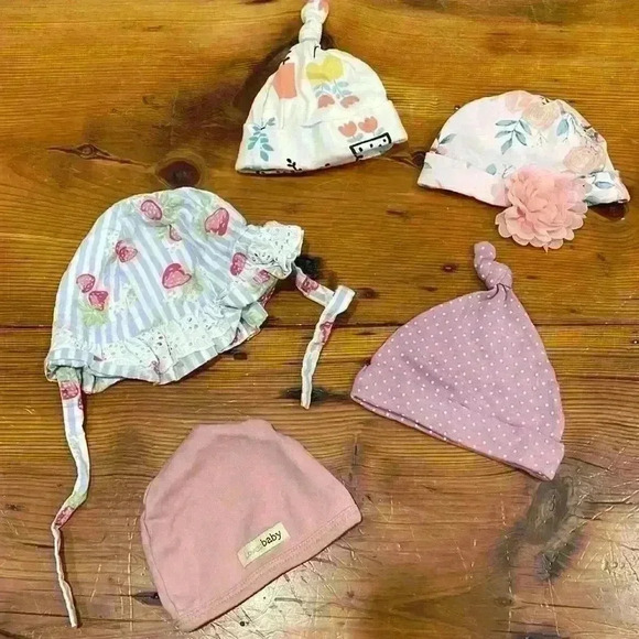 Baby girl hats 0-6 months bundle of 4 - Picture 1 of 7